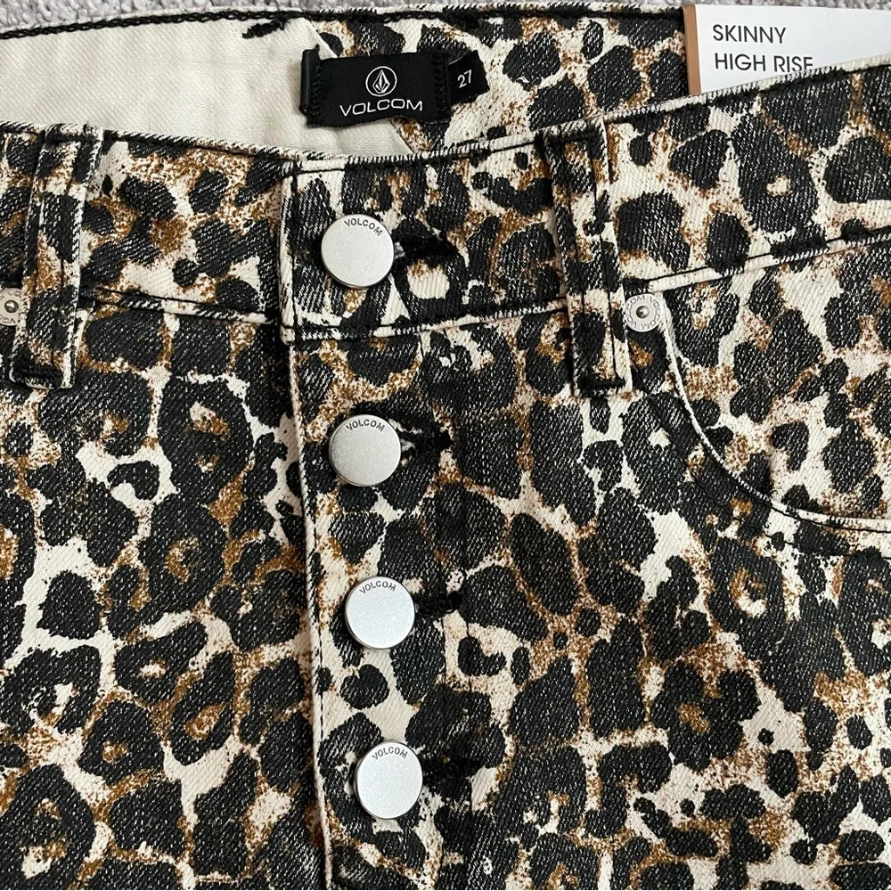 New Volcom Women’s 27 Leopard Print High Rise Button Fly Skinny Denim Jeans - Picture 4 of 16